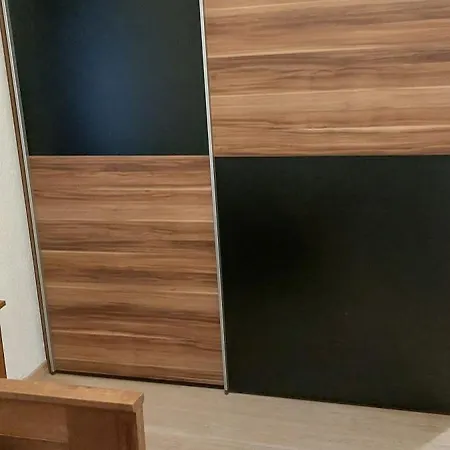 Charmante Dachwohnung アパート Abstatt